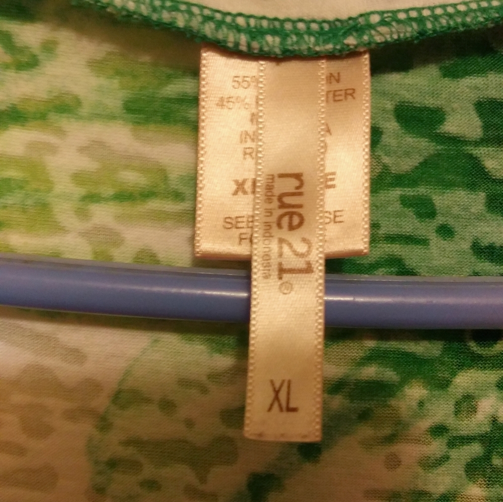 Shirt - Picture 2 of 4